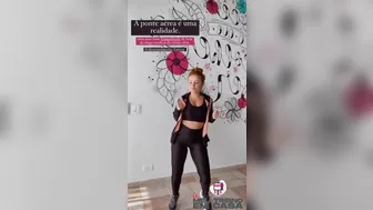 Larissa Manoela onlyfans Red-haired slut strips curvy tits