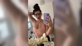 Bunnyrosex onlyfans Cute chick pulls up her dress