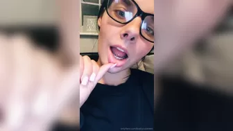 Bunnyrosex onlyfans Beautiful bitch jerks off by a dildo