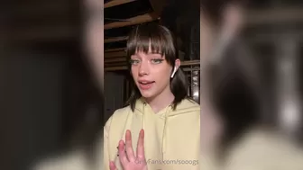 Sooogs, soogsx onlyfans Attractive curvy caresses shaved cunt