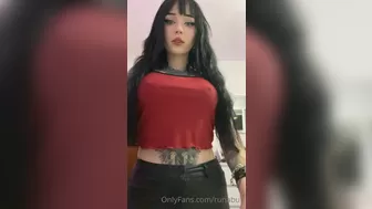 runabutt onlyfans Beautiful bitch enjoys cunnilingus