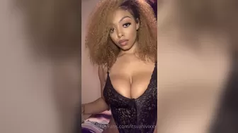 itsvanivixxx onlyfans Juicy babe caresses pussy