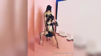 Grace_t handjob in front of the camera