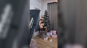 Grace_t Vicious bitch pulls vagina with fingers