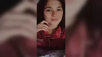 Grace_t Sexy chick fingering pussy