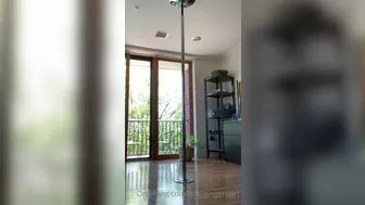 amygingerhart onlyfans Sponge courtesan in the office spoils himself with pleasures