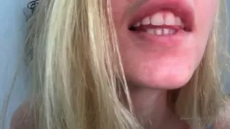 beautifulnaughtyblondie onlyfans Cute confused lustfully communicates in fries