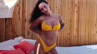 Kayla Lauren, kaylalaurenofficial Crazy girl masturbates