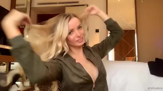 Ekaterina Enokaeva,  Attractive model fucks pussy with sex toy