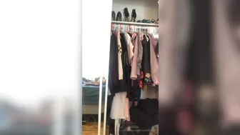 Amira Brie, Princess Amira B, brieamira Busty chick gently pulls pussy