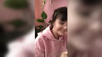 Feya Fern (feyafern aka Ittybittykath) onlyfans oral sex in front of the webcam