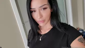 Katrina Jade onlyfans Blissful babe twirls a huge ass