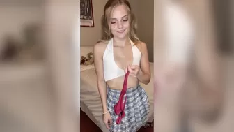 trippie bri, trippie Cute bitch caresses sex lips