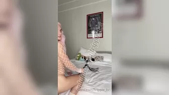 trippie bri, trippie Gorgeous brunette girl passionately sucks dildo
