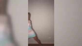 sarahardel onlyfans Incredible bitch shows off her delicious ass.
