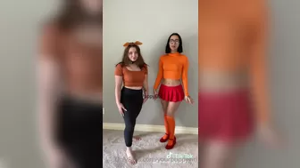 rikkivaughn onlyfans Naughty babe gently jerks pussy