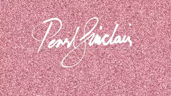 Pearl Sinclair onlyfans Big breasted sterlet jerks off her pussy