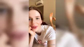 Reislin onlyfans Ardent Shlendra licks dildo