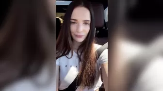 Reislin onlyfans Gorgeous bitch strips and jerks off