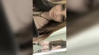 Niece Waidhofer onlyfans Gorgeous girl masturbates cunt
