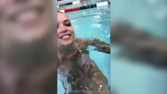 Anna Bell Peaks (AnnaBellPeaks) onlyfans Slutty fucks herself with an orange toy