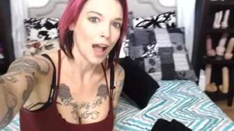 Anna Bell Peaks (AnnaBellPeaks) onlyfans Sexy hottie fucks both holes