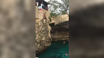 Anna Bell Peaks (AnnaBellPeaks) onlyfans Crazy Quaint caresses shaved cunt