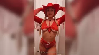 The Real BrittFitt onlyfans Cute chick strokes the cap