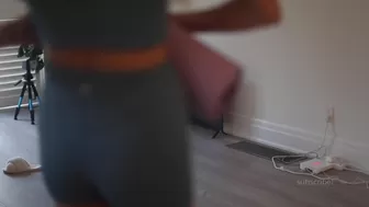 Gwen Gwiz onlyfans Exquisite Shmara fucks herself in the vagina