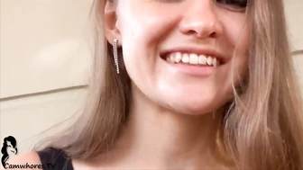 CutieLoli отменно трахнула себя в групповом шоу