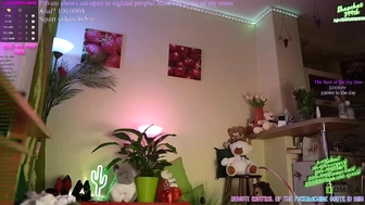 krРѕnniРµkray  показала свою классную выбритую писечку