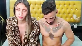 AbbyAndMike задрочила свою дырочку