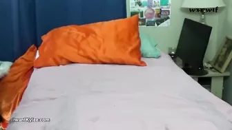 Peeing the Bed_keyholderkylee_720p