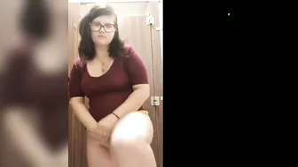 Public Masturbation and trying not to get Caught_rawrlys_720p