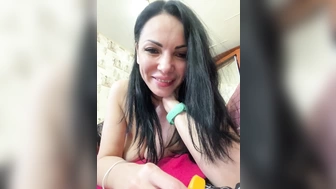 LouiseJenkin устроила отменную дрочку