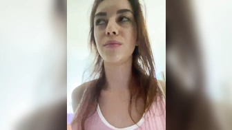 Ksulove обильно кончила от ласки