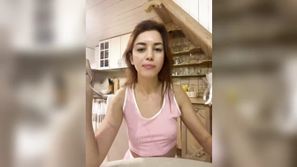 Ksulove теребит пилотку