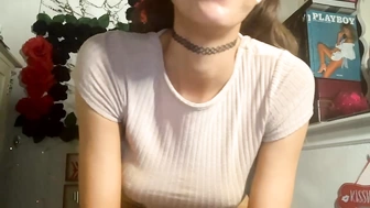 dollydreams Сняла с себя трусики и показала, что у нее между ног