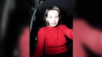 EditaMilf потекла от ласки своих трусиков