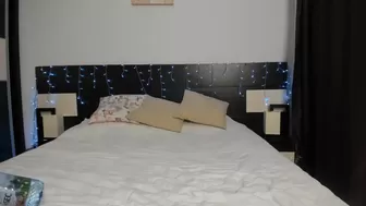 chaturbate Enchanting young lady exposes hanging breasts