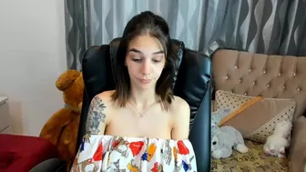 Hotfallingdevil chaturbate shows boobs