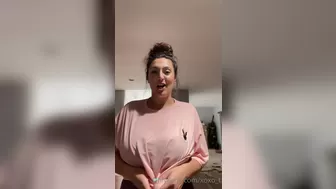 Tati Evan onlyfans Sexy ladies teasing shaved pussies