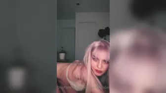 Susann_P onlyfans Phat Busty MILF Fingering in Public Chat