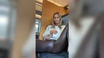 Jill Hardener onlyfans Big ass slut rides a sex toy toy