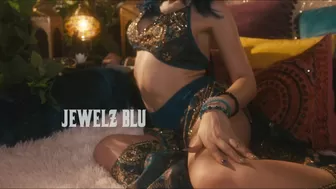 Jewelz Blu aka jewelzblu onlyfans Butt plug in a tight ass beauty