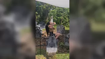 miss_marilyn onlyfans blonde moves her finger in the ass