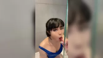 Nnnnekochan onlyfans Babe plays with her wet pink hole