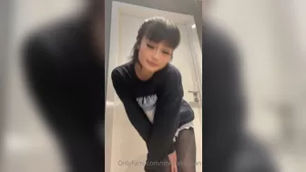 Nnnnekochan onlyfans Crazy doll caresses natural tits