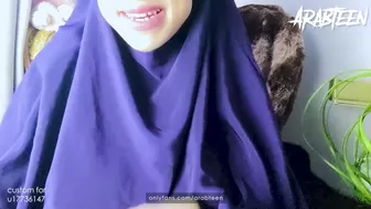 Bella Jameel aka arabteen onlyfans Busty bitch caresses shaved cunt