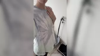glitterbabyemily onlyfans Fingering online video show with scrawny girl